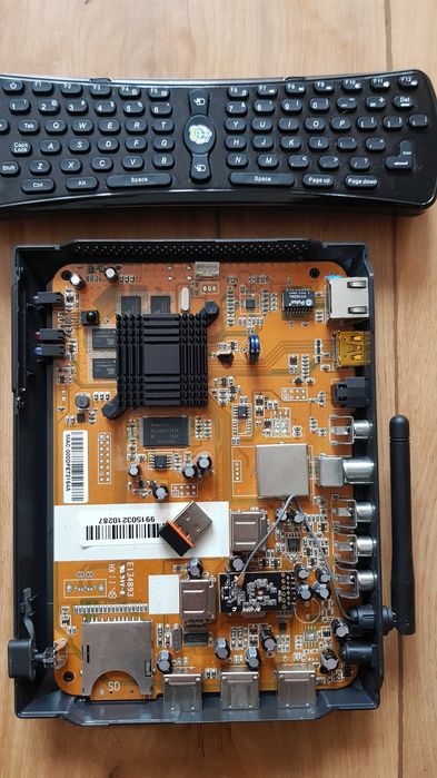 Andrino -cyfrowa platforma multimedialna +radiowa mysz żyroskopowa.