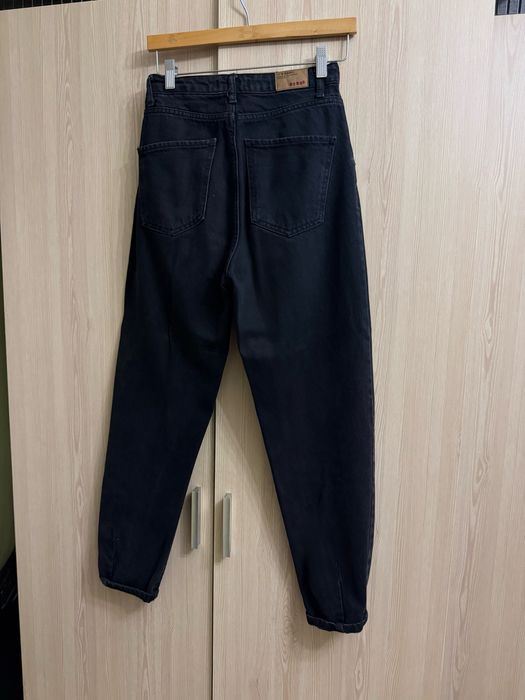 Джинси чорні моми