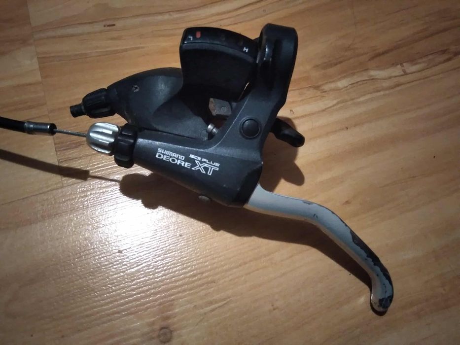 Lewa klamkomanetka Shimano XT ST-M 738.