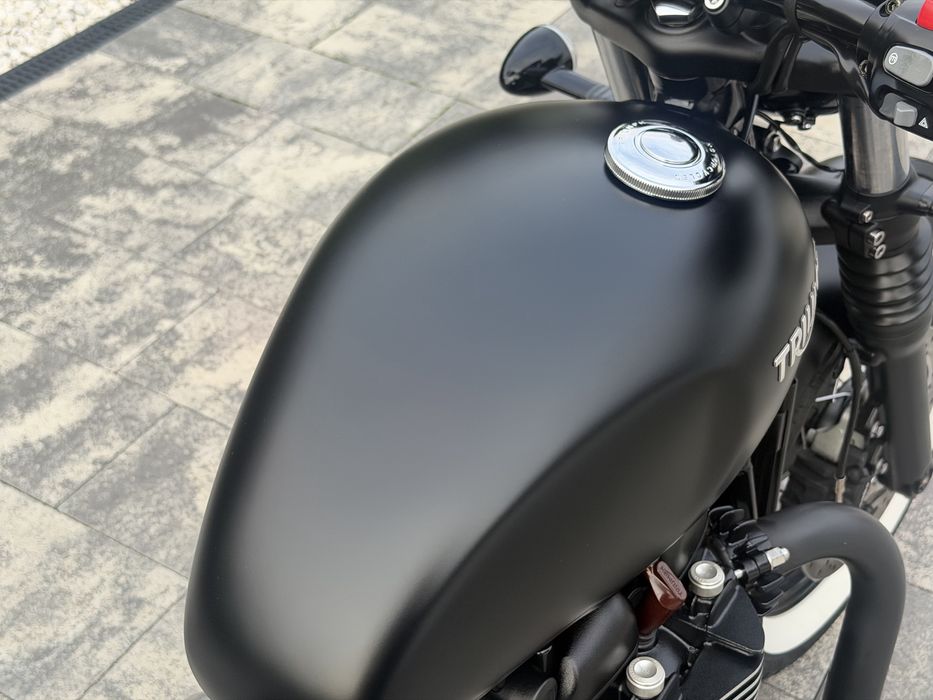 triumph bonneville bobber 1200