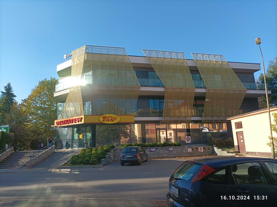 lokal w budynku usługowo - handlowym  w Jarosławiu