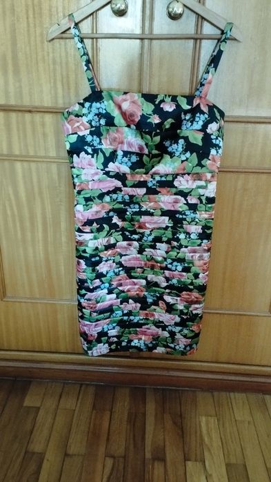 Vestido florido em bom estado