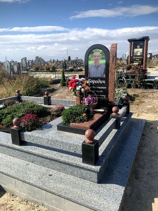 Пам'ятники з граніта