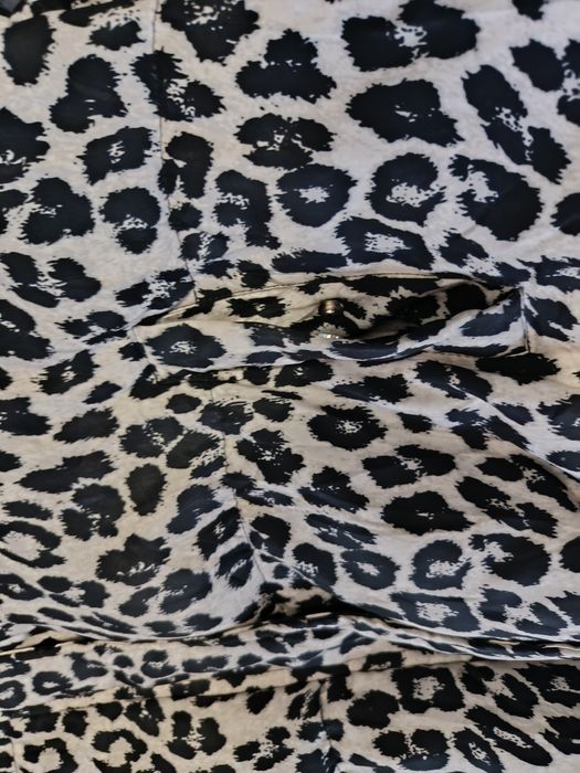 Куртка  жіноча, холодна осінь, носила в зимку.Розмір М 48.