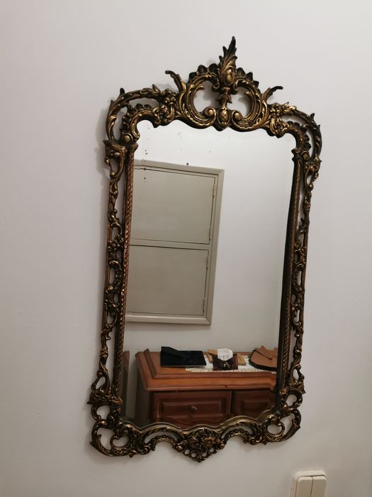 Mesa entrada e  espelho