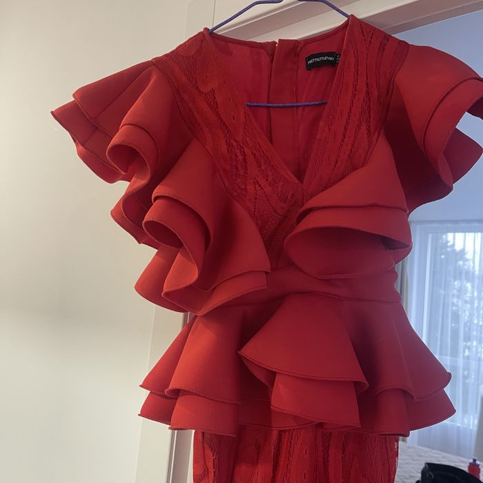 Розкішна вечірня коктейльна червона нарядна сукня