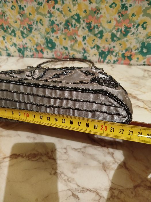 Жіноча вінтажна сумочка вишита бісером