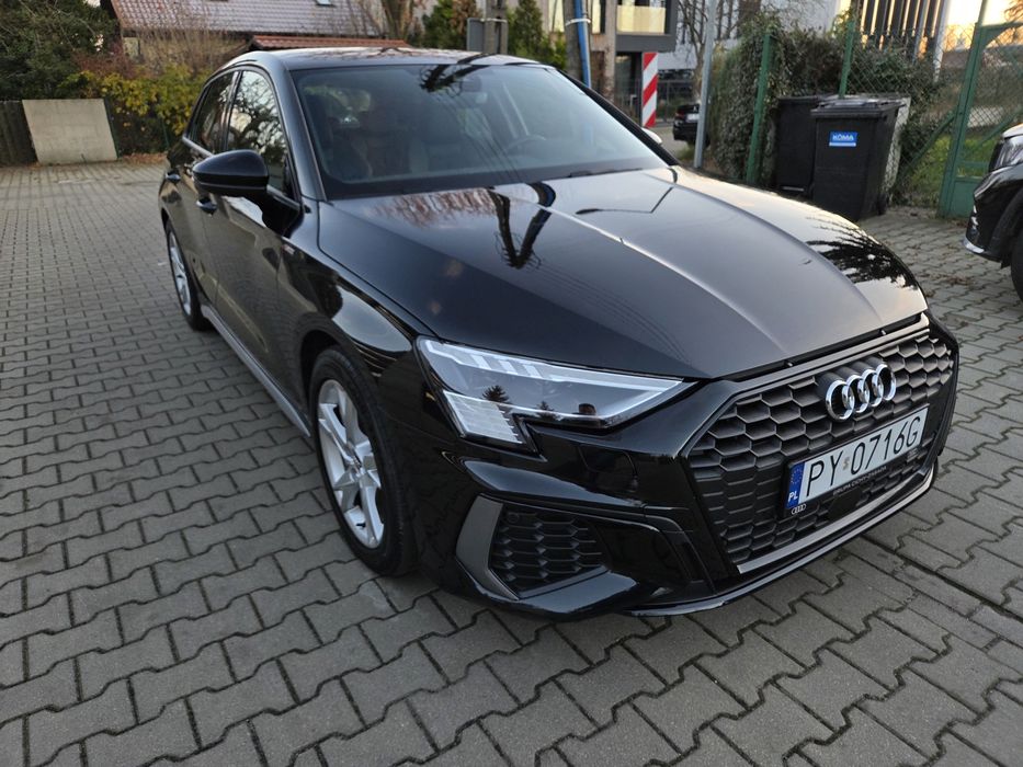 Audi A3 8Y 2022r 2.0d S-line Matrix