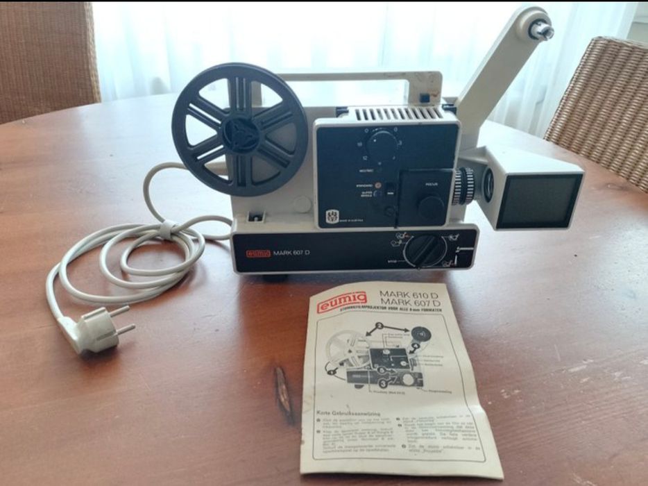 Eumig Mark 607 D – Projetor de Filmes 8 mm