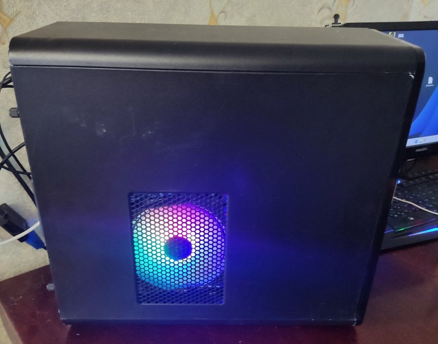 Бюджетний ігровий комп'ютер, і5, 8 ГБ озу, відеокарта 6 ГБ.