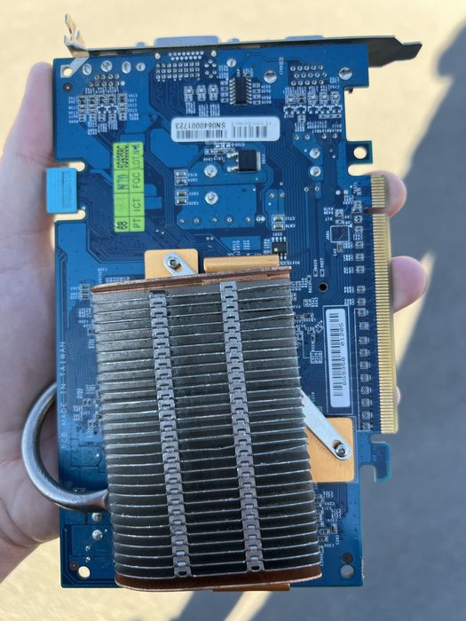 Відеокарта Gigabyte GV-NX76T128D-RH