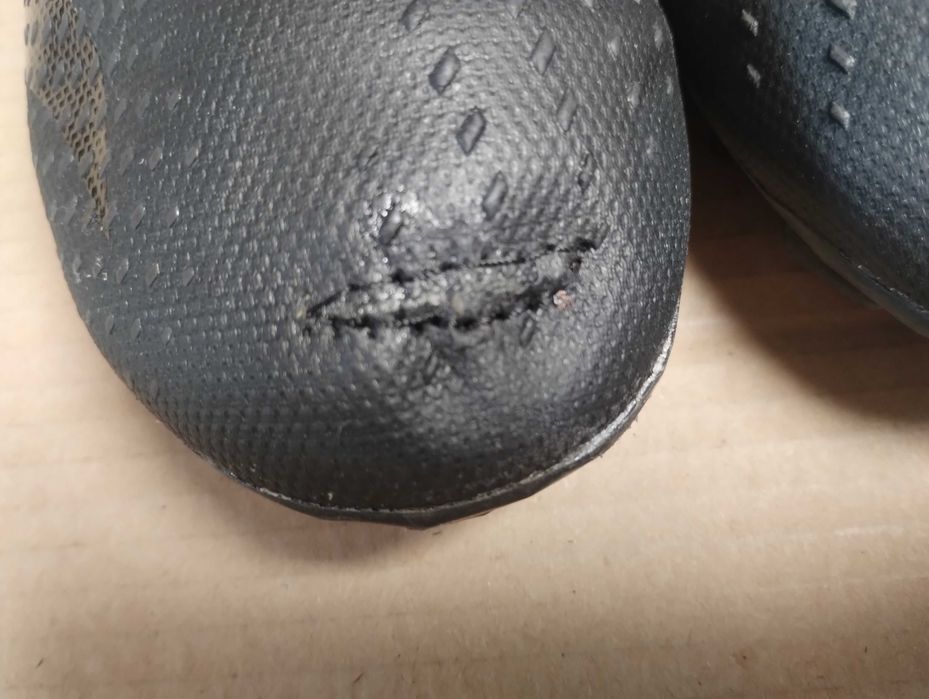 buty piłkarskie korki adidas Predator roz 40