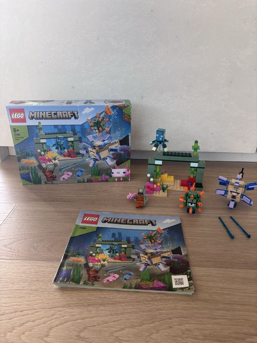 Lego 21180 walka ze straznikami