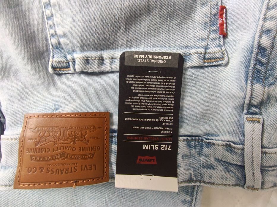 Spodnie Levi's 712 slim