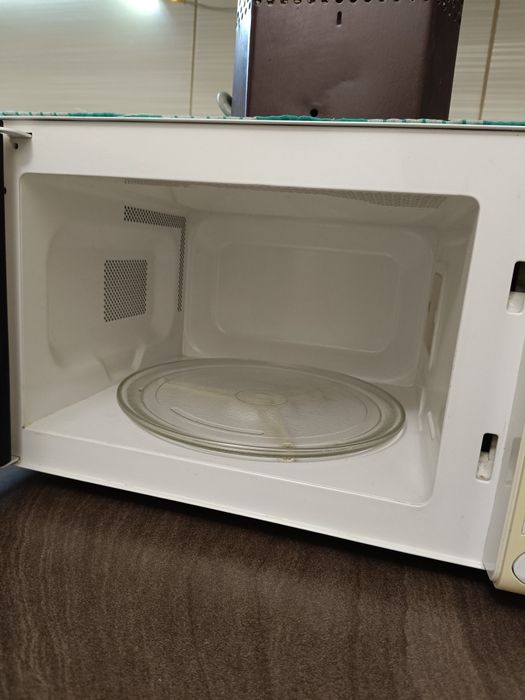 Мікрохвильова піч Sharp