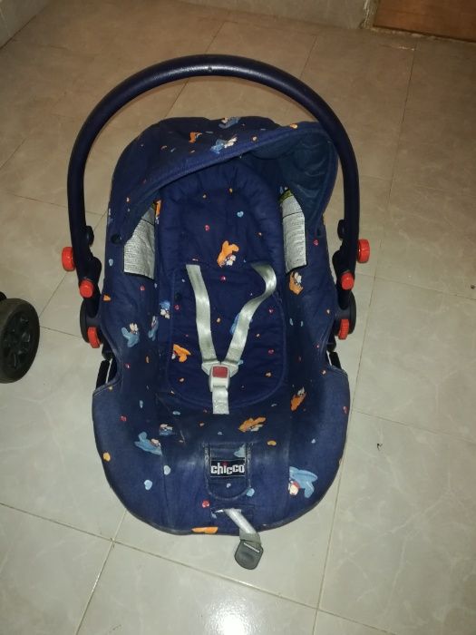 Carrinho de bebé Chicco com ovo