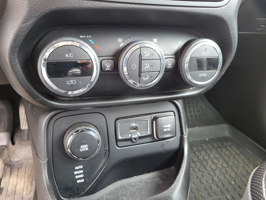 Jeep Renegade / 2,0 diesel / Salon Polska / Niski Przebieg / 4x4 /