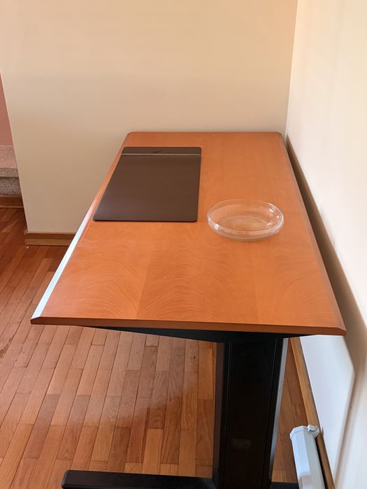 Mesa de Escritório 160x80 em madeira e ferro - robusta e ótimo estado