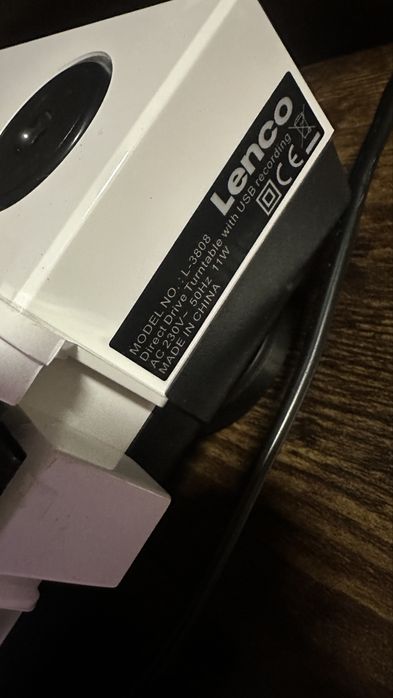 Gramofon Lenco L-3808
