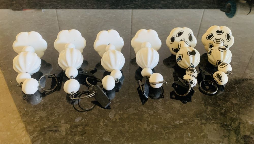 6 prendedores de toalhas, em porcelana da loja Zara Home.