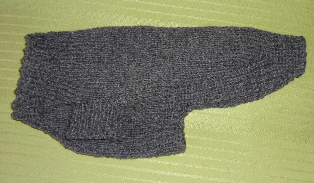 Вязаный комбинезон для  собачек