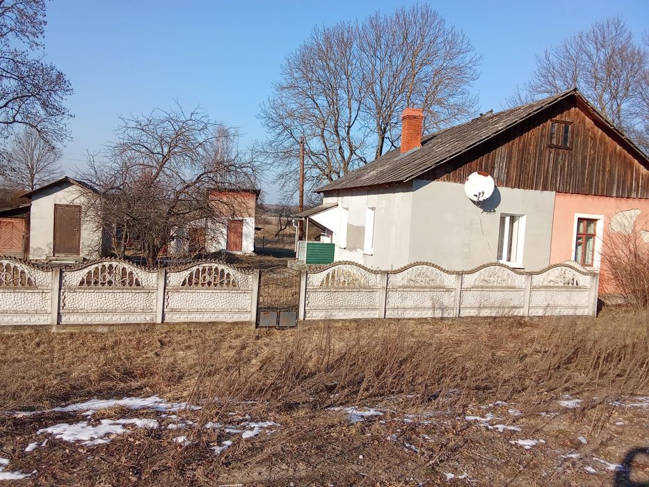 Продається половиаі будинку