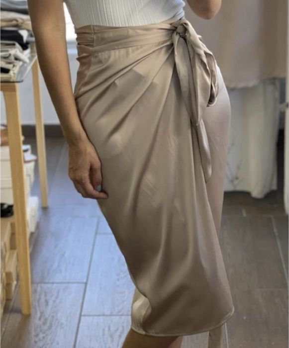 Атласна спідниця zara