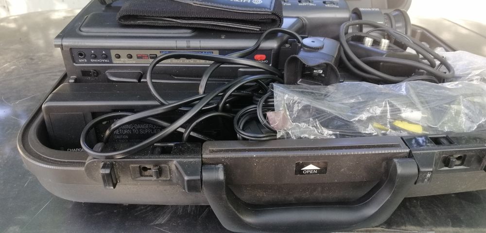 Видеокамера HITACHI VM-2480E