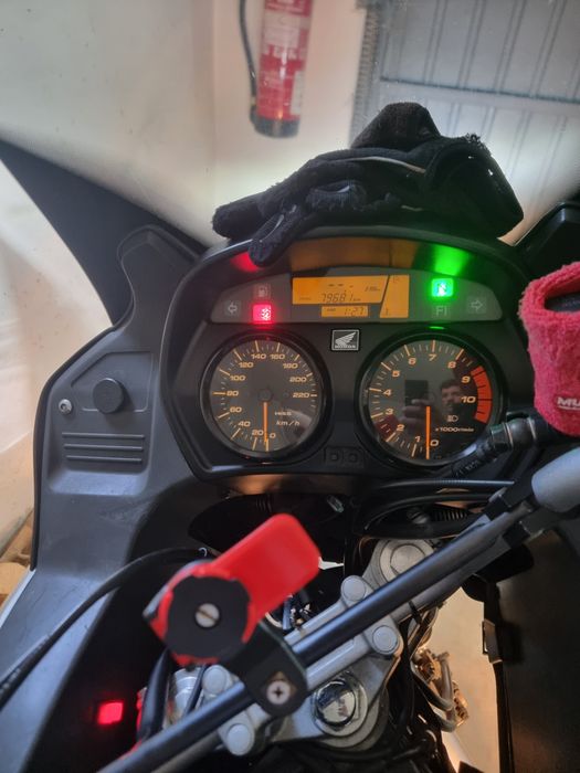 HONDA VARADERO XL1000 | 2003 | 79.000 KM | 4.300 €