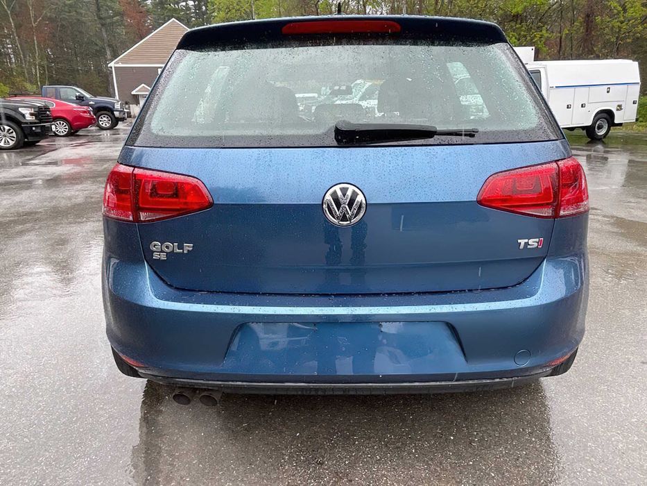 Volkswagen Golf Se      2015
