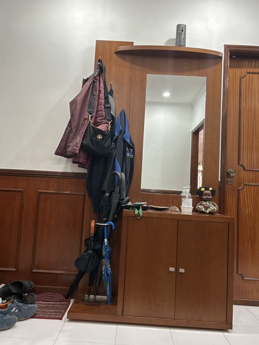 Movel/Bengaleiro com espelho (moveis paços ferreira) excelente estado.