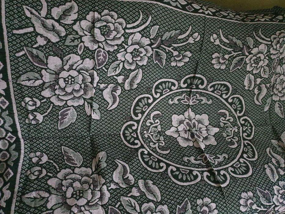 Покривало на ліжко, диван