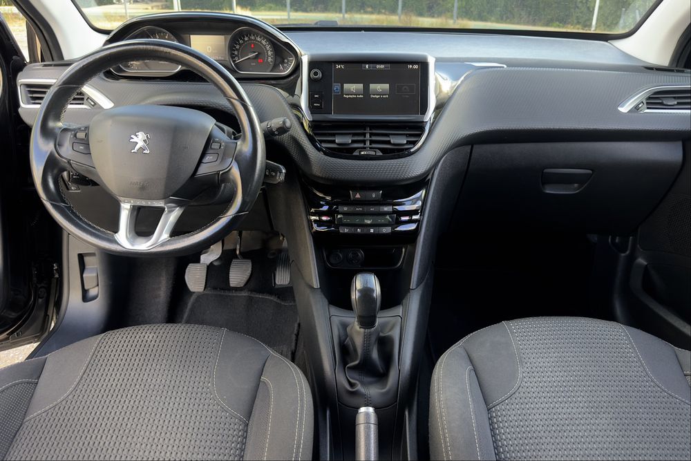 Peugeot 208 1.2 PureTech Allure Coupé 110 cv, ano 2016, com 135.000 km