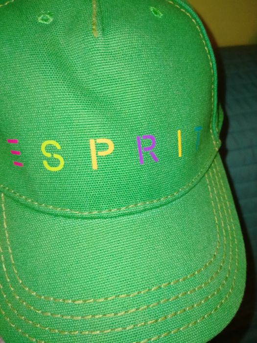 Czapka ESPRIT jak nowa