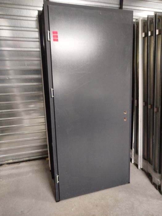 Drzwi zewnętrzne metalowe