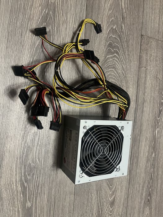 Блок живлення та ОЗУ для компʼютера