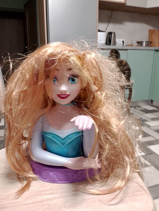 Продам парики чорний,рижува тут фіолетий роз