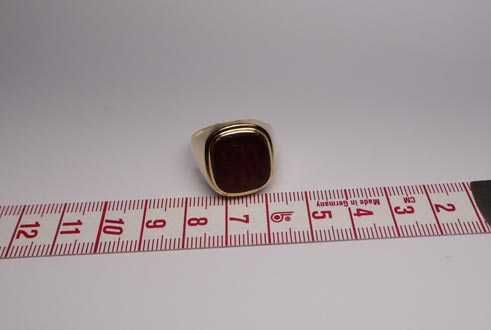 Złoty sygnet karneol monogram RR inicjały.