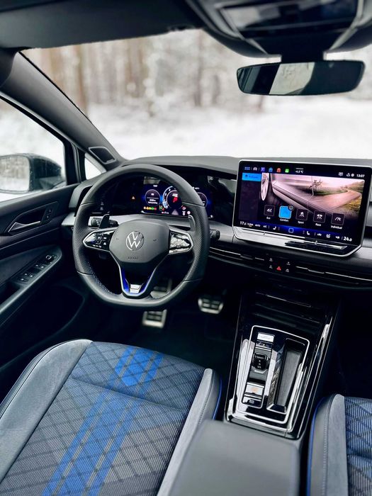 Wynajem VW Golf 8,5R 2025 Black Series , 333KM Rzeszów ! od Zaraz!