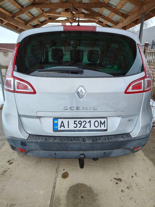 Продам своє авто Рено Сценік 2011 року.