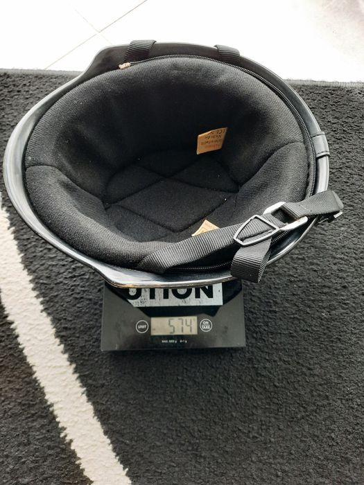 Capacete estilo militar