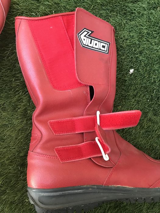 Botas novas para Mota, kart 39 / 40