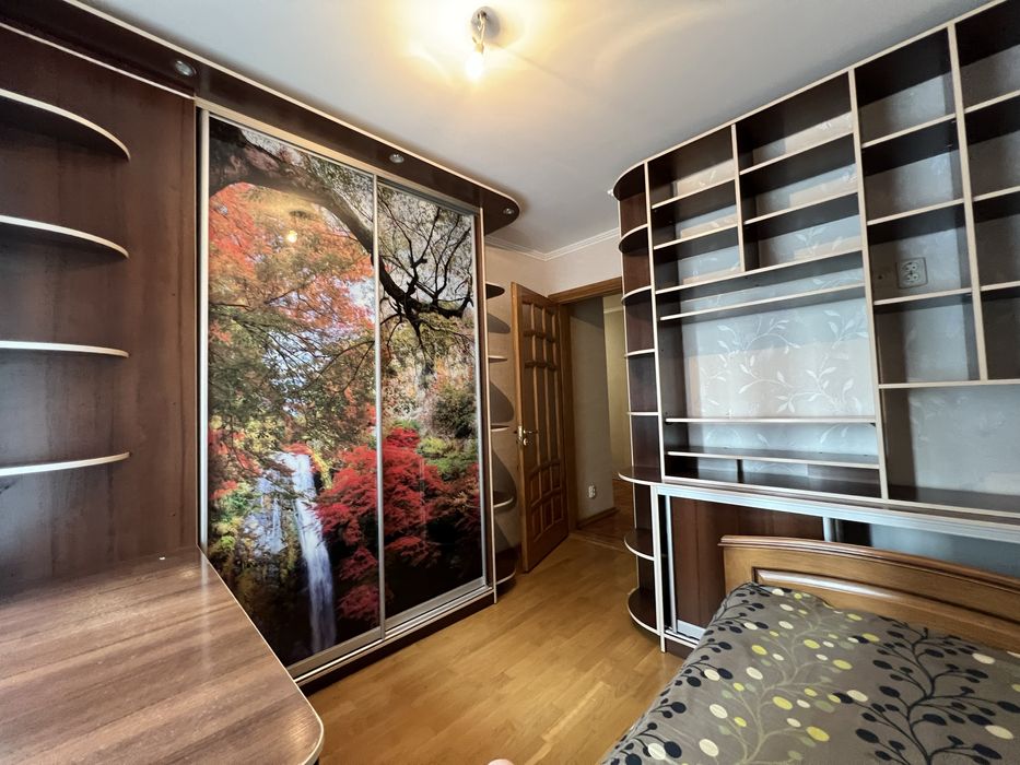 Оренда 3-кімнатної квартири на вул. Небесної Сотні