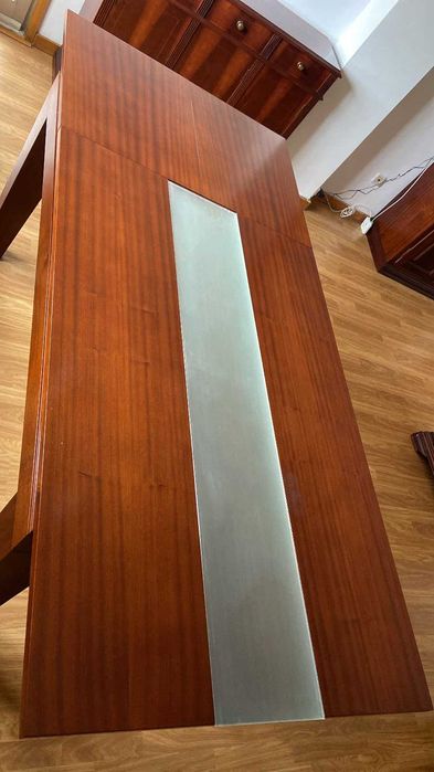 Mesa madeira em bom estado + 4 cadeiras