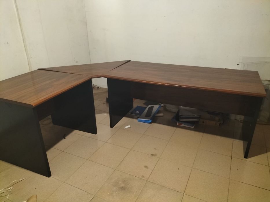secretaria em L com bloco de gavetas
