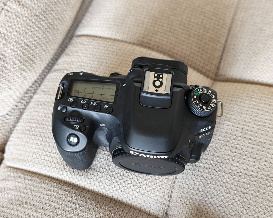 Lustrzanka Canon 80D okazja tanio przebieg 1100 zdjęć
