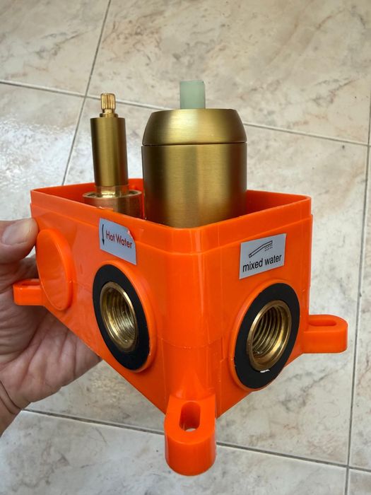 Torneira Misturadora de Duche Embutida em Latão Escavado – NOVA