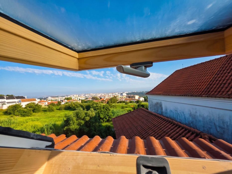 Arrenda-se quartos de solteiro em T4 numa vila em Almada, Pragal