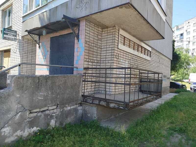 Продаж комерційної нерухомості у Павлограді по вул. Кравченко 4-Д площею 105 м / кв