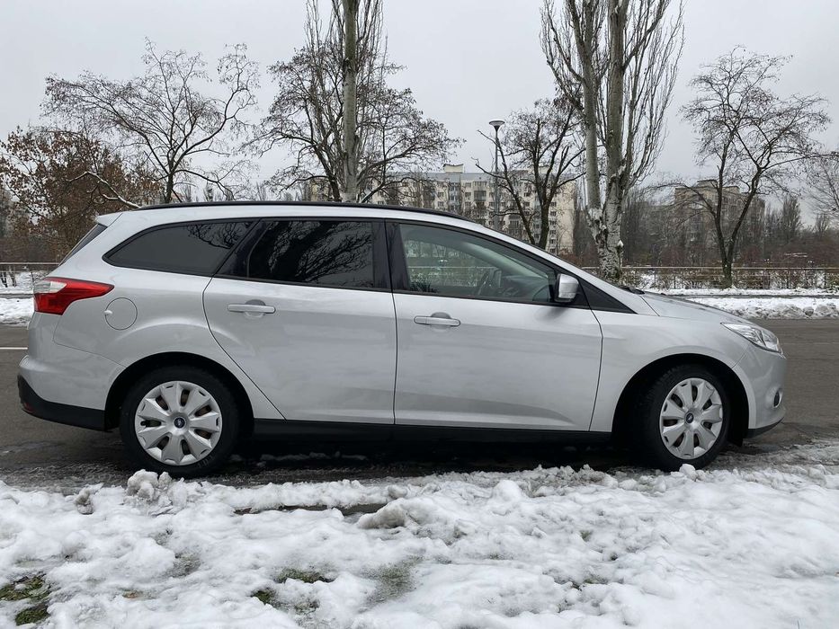 Форд фокус універсал